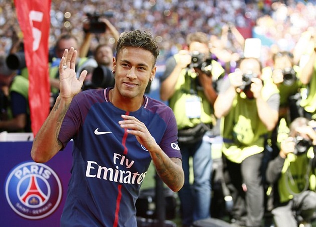 Trước trận đấu giữa PSG và Amiens được bắt đầu, khán giả sân Công viên các hoàng tử đã chứng kiến một sự kiện đặc biệt.