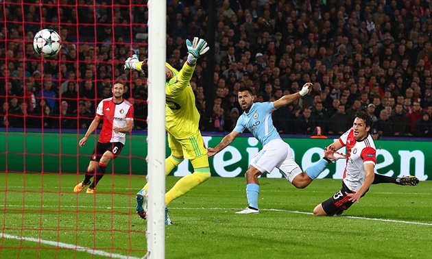 Tám phút sau, Aguero cắt mặt dứt điểm thành công gia tăng cách biệt lên thành hai bàn.