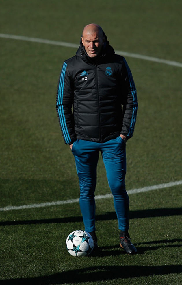 Rõ ràng, nếu không sớm bổ sung lực lượng trong mùa Đông, Zidane sẽ bị "tống ra đường" khi mùa giải còn chưa kết thúc.