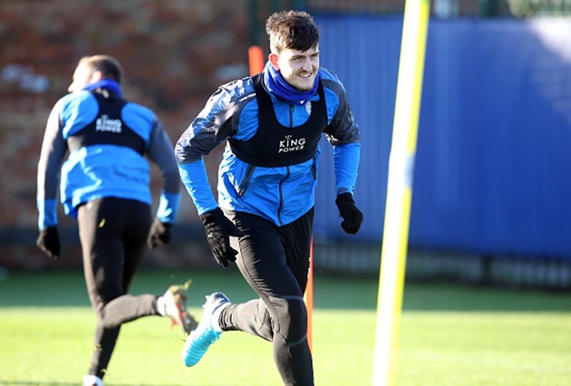 Trung vệ trẻ Maguire cũng đang chơi khá lên chân.