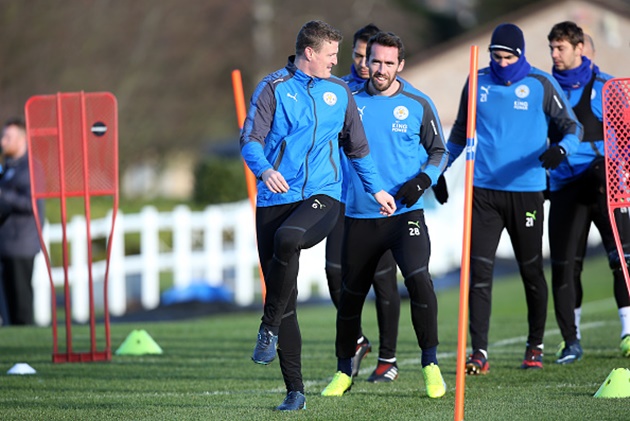 Trung vệ Robert Huth đang nỗ lực tập luyện sau chấn thương. Ngày trở lại của anh có vẻ không còn xa.