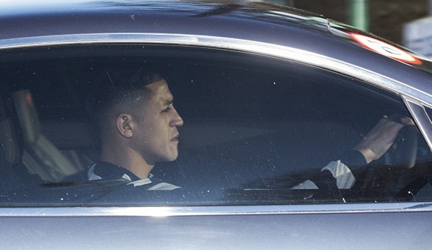 Theo thông tin từ Anh, Sanchez đã chấp nhận chuyển đến Man Utd thay vì Man City như nhiều người dự đoán.
