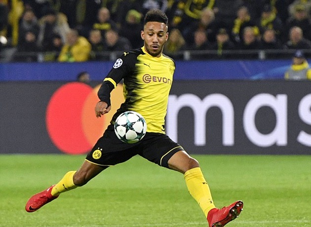 Số tiền có được từ thương vụ Sanchez cộng với tiền bán Walcott và Coquelin, Arsenal sẽ dồn cả vào Aubameyang của Dortmund. Hiện Dortmund đang ra giá khoảng 70 triệu euro.