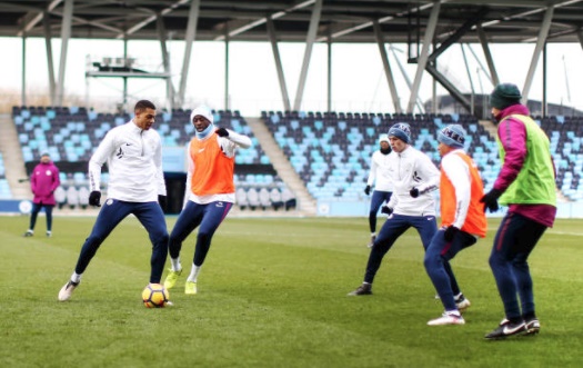 Không khí buổi tập của Man City tỏ ra khá nghiêm túc.
