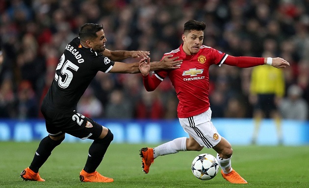 Được thi đấu trên sân nhà, Man Utd nhập cuộc khá hứng khởi. Tuy nhiên, sự hưng phấn không giúp họ áp đặt được thế trận.