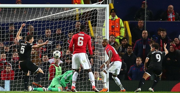 Bốn phút sau, lưới của De Gea tung lên lần thứ hai. Cái tên xuất hiện trên bảng điện tử vẫn là Wissam Ben Yedder.