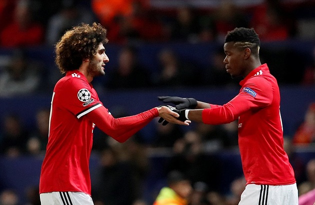 Sang hiệp hai, Mourinho chơi tất tay khi rút Fellaini ra nghỉ, thay vào đó là cầu thủ chưa thực sự khỏe mạnh Pogba.