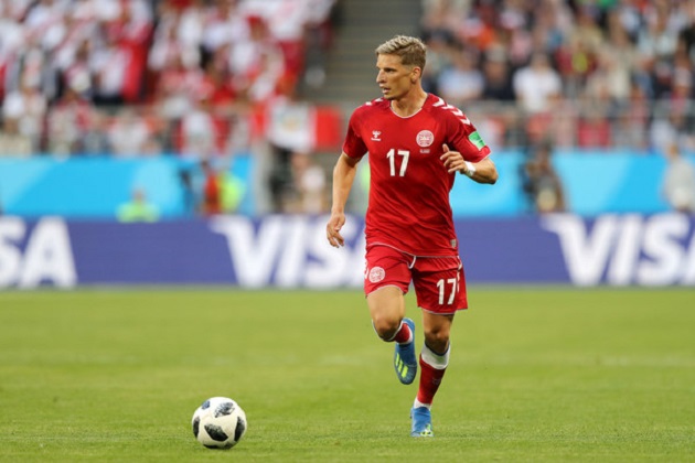 Jens Stryger Larsen - 6 điểm: Cánh trái của anh bị Peru khai thác khá nhiều.