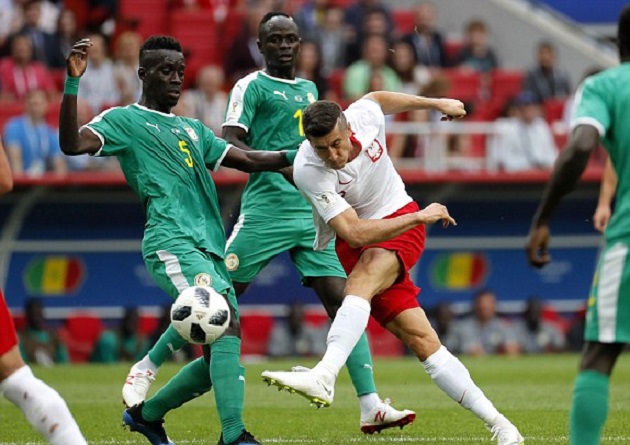Trong cả trận, Lewandowski chỉ có đúng một pha xoay người dứt điểm đáng chú ý ở giữa hiệp một, nhưng bóng đi không trúng đích.