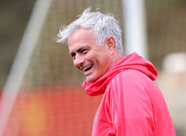 Sau khi gạt bỏ những bất đồng nội bộ, Mourinho đã vui tươi trở lại.