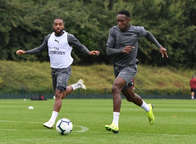 Lacazette thậm chí Welbeck xứng đáng được trao cơ hội trong những trận đấu tới.