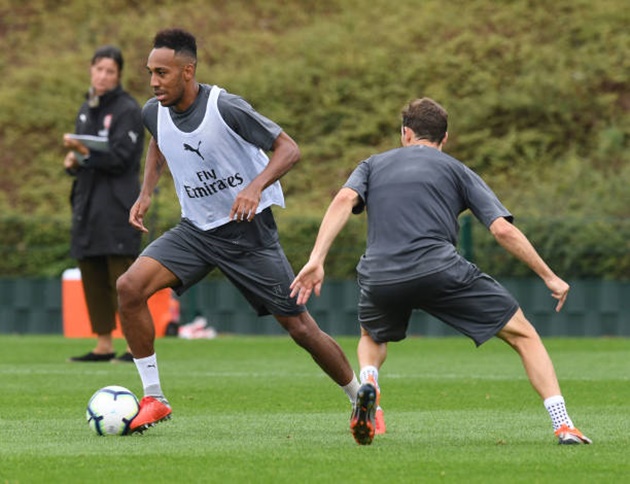 Lần đầu tiên sau 26 năm, Arsenal thua trắng hai trận ra quân.