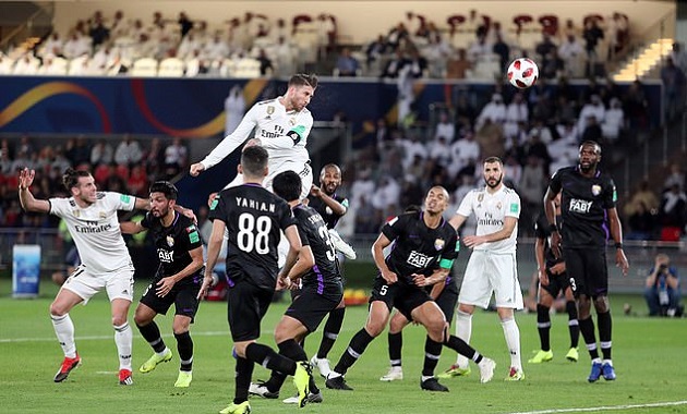 Phút 79, trung vệ Ramos lên tham gia tấn công và có chú bật nhảy khiến mọi cầu thủ Al Ain chỉ biết đứng nhìn.