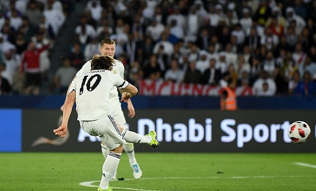 Real Madrid bước vào trận Chung kết với một thái độ hết sức nghiêm túc. HLV Solari đã tung ra những gì mạnh nhất và giúp các học trò chiếm thế thượng phong ngay những phút đầu.