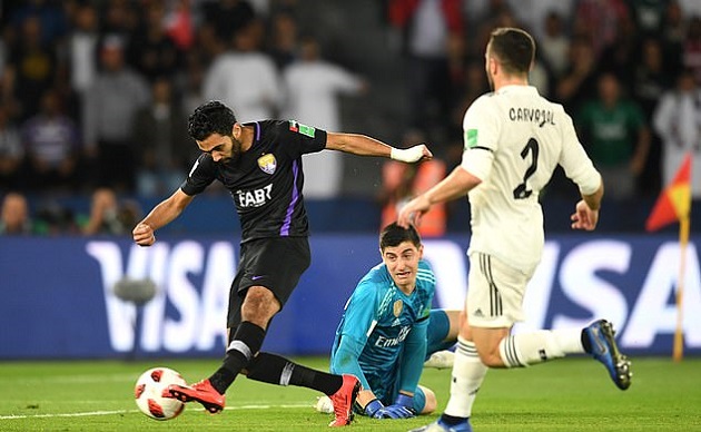 Al Ain không có nhiều cơ hội trong trận đấu này. Thậm chí, khi vượt qua cả thủ thành Courtois, họ vẫn không thể ghi bàn.
