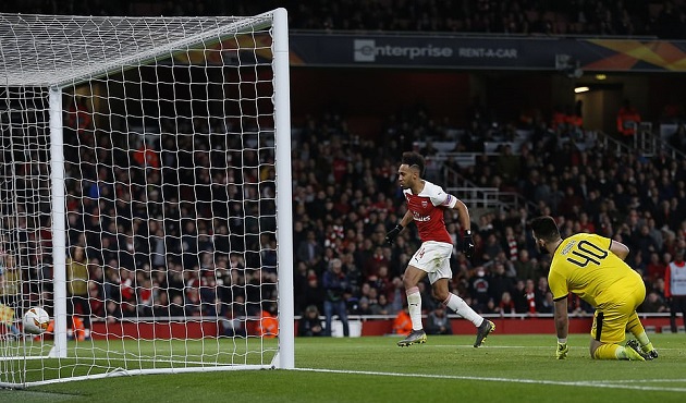 Sau giờ nghỉ giải lao, Emery tung cả Iwobi và Mkhitaryan vào sân. Kết quả, Arsenal có được bàn thắng nâng tỉ số lên 3-0 do công của Aubameyang.