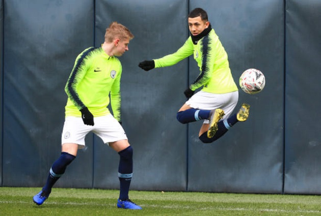 Ảnh bài viết Cười đùa rộn ràng, Man City không mấy bận tâm đến lá thăm Gà trống