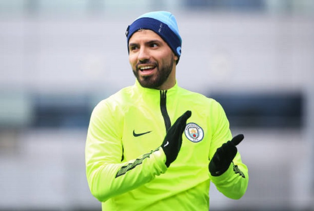 Aguero đang có phong độ khá cao thời gian này. Anh và các đồng đội vẫn còn đó giấc mơ ăn ba.