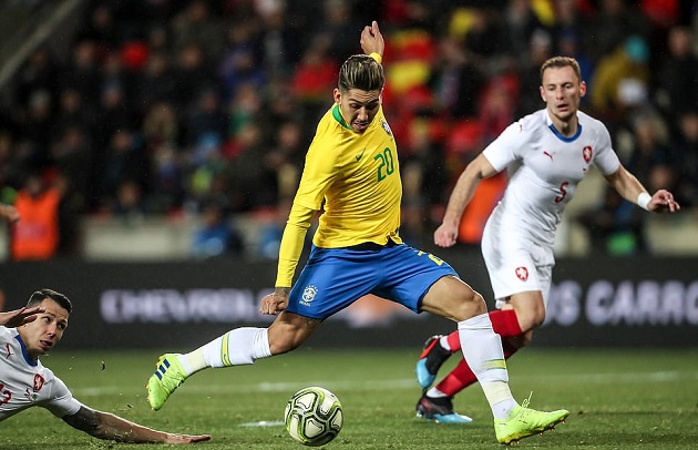 Firmino tận dụng triệt để sai lầm của đối thủ.