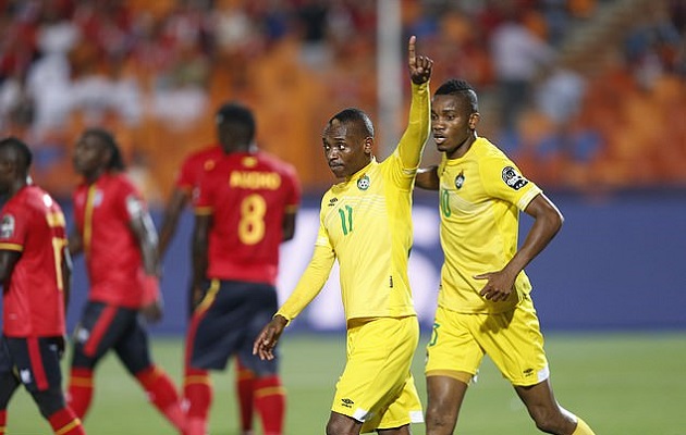 Tinh thần các cầu thủ Zimbabwe lên khá cao sau bàn gỡ hòa. Họ chủ động cầm bóng và dứt điểm cũng nhiều hơn so với đối thủ.