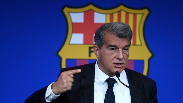 Barca không đủ khả năng tài chính để theo đuổi Wijnaldum.