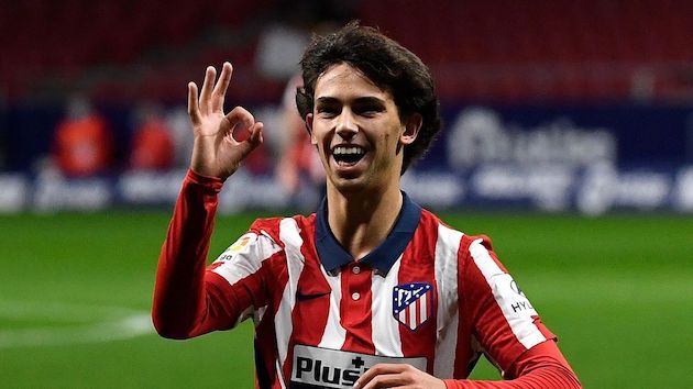 Số 9 ảo: Joao Felix (Atletico Madrid). Dưới sự dẫn dắt của Diego Simone, tài năng trẻ người Bồ Đào Nha đang từng bước tiến bộ.