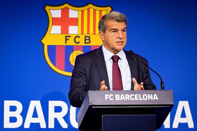 Chủ tịch Laporta tiết lộ sẽ có hai tân binh gia nhập Barca trong thời gian tới.