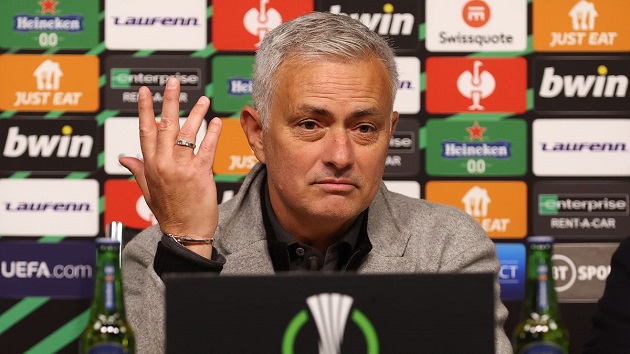 Mourinho cho rằng Man Utd không cần phải đặt áp lực buộc phải giành cúp mùa tới.