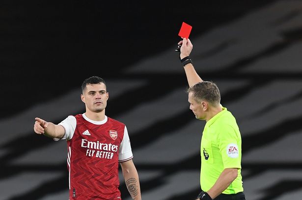 Ảnh bài viết Sao Arsenal bị mắng ngu ngốc vì muốn ăn vạ