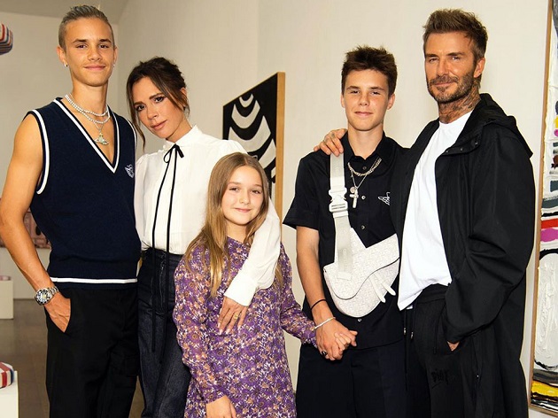 Họ gặp nhau vào năm 1997 khi Victoria đang hát cho nhóm Spice Girls. Giờ đây, gia đình Beckham đã đón chào 4 thành viên: Brooklyn, Romeo, Cruz và cô con gái út Harper-Seven.