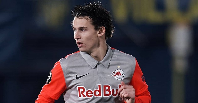 Thương vụ Aaronson kiếm về cho Salzburg 29,5 triệu bảng.