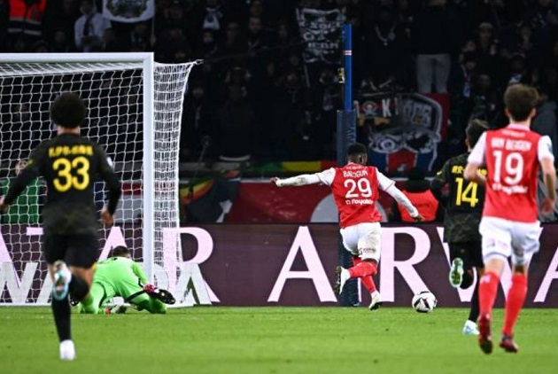 Ảnh bài viết Lãnh thẻ đỏ nghiệt ngã, PSG mất điểm phút cuối