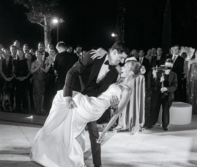 Cặp đôi này vừa có một đám cưới khá lãng mạn tại Pháp vào tháng trước.