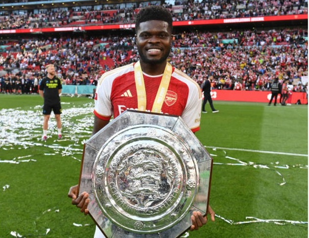 Với phong độ chói sáng của Partey, NHM Arsenal đã có thể mơ về những danh hiệu ở mùa giải này.