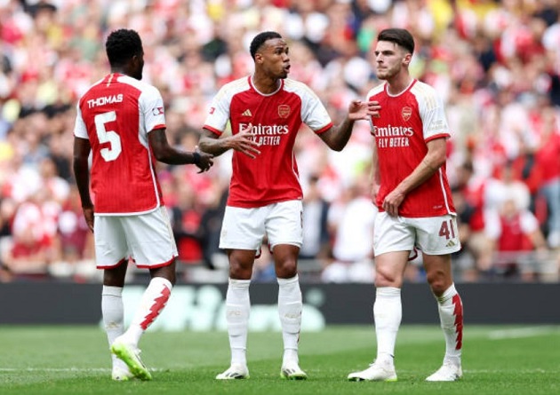 Sofascore đánh giá màn trình diễn tổng thể của Partey ở điểm 7, trong khi cầu thủ đắt giá nhất lịch sử Arsenal chỉ được 6.8.