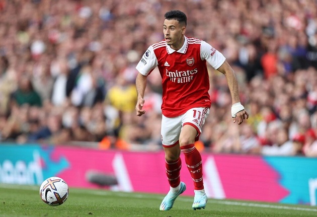 Ở cánh đối diện, Gabriel Martinelli là mũi khoan mà các hậu vệ Nottingham Forest cần hết sức dè chừng.
