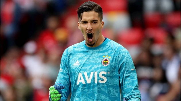 Bayindir đã ở rất gần với Man Utd.