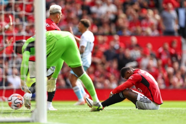 Ảnh bài viết Tim Sherwood bó tay với hàng thủ của Man Utd