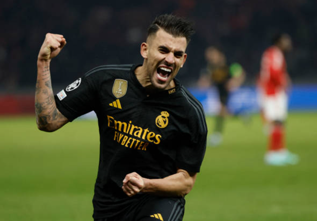 Dani Ceballos là người thứ ba điền tên lên bảng tỷ số.