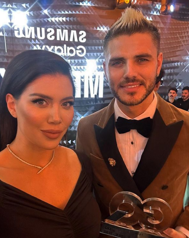 Ảnh bài viết Wanda Nara "thả rông" vòng 1 ngày Icardi nhận giải