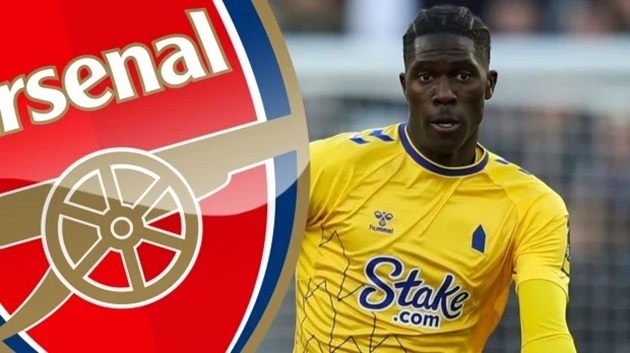 Onana được Arsenal để mắt đến.