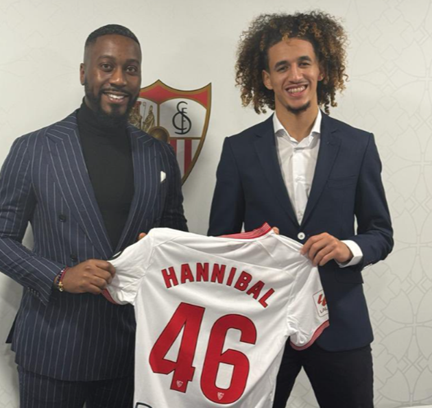 Mejbri chính thức gia nhập Sevilla.