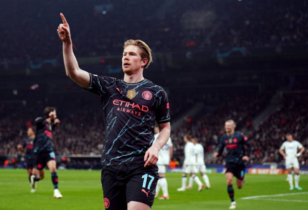 Cầu thủ người Bỉ có 5 lần chiến thắng trong những pha tranh chấp tay đôi.