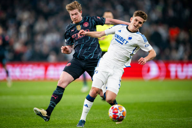 Cũng phải dành những lời khen cho hàng thủ Copenhagen khi họ đã chơi nỗ lực và chỉ để thủng lưới 3 dưới áp lực ngàn cân của nhà ĐKVĐ.