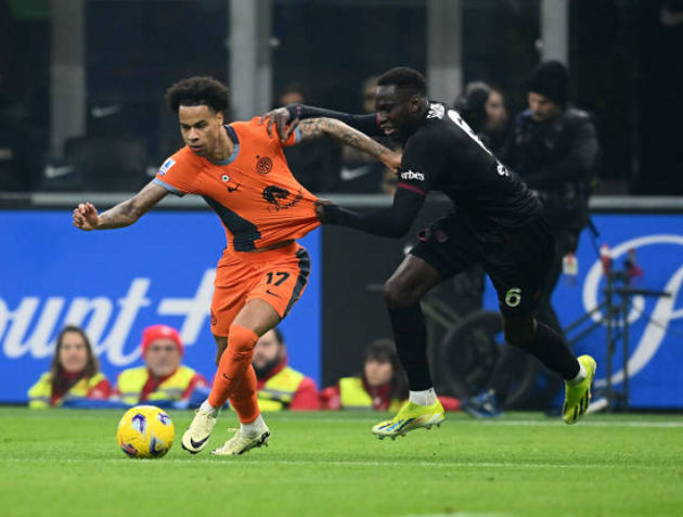 Sau giờ nghỉ giải lao, Inter chủ động chơi chậm để giữ sức.