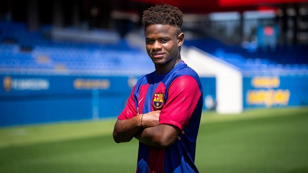 Ảnh bài viết Man Utd cử tuyển trạch xem giò sao trẻ Barca
