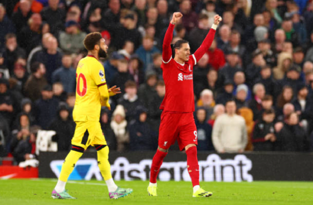 Ảnh bài viết "Quả bóng có thể văng đi bất cứ đâu, nhưng không may lại đi vào lưới"