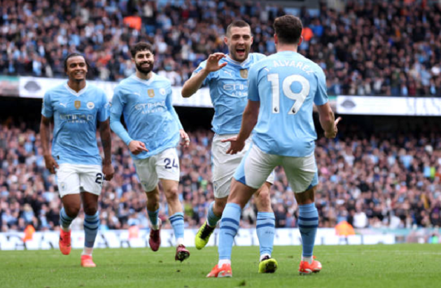 Ảnh bài viết Kovacic lập siêu phẩm, Man City chiếm ngôi đầu của Arsenal