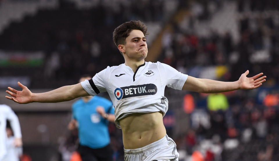Siêu phẩm vào lưới Brentford đã giúp James được nhiều ông lớn để mắt đến.