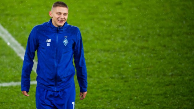 5. Vitaliy Mykolenko (Dinamo Kyiv). Cầu thủ người Ukraine không quá xa lạ với các tín đồ làng túc cầu, bởi ở mùa giải năm nay anh đã góp mặt ở cả đấu trường Premier League lẫn Europa League.